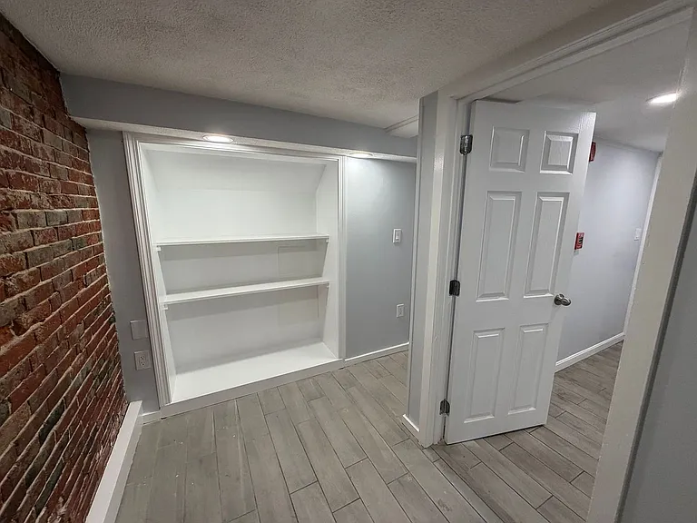 31 Chelsea St — Photo 10
