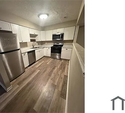 3 bed, 1396 sqft, $1,875 — Photo 4