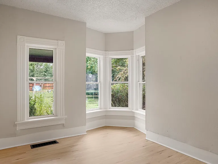 1105 E Boulder St — Photo 8