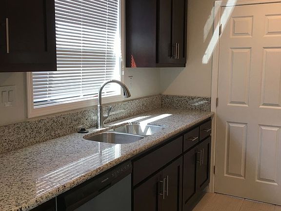 2nd image of 839 N El Molino Ave