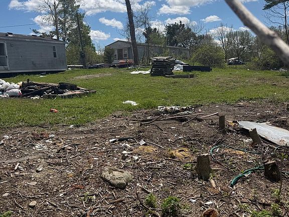 3rd image of 688 Tuttle Rd