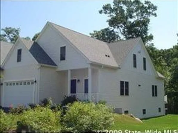 25 Southwinds Dr, South Kingstown, RI 02879