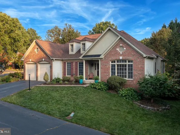 8292 Armetale Ln, Fairfax Station, VA 22039