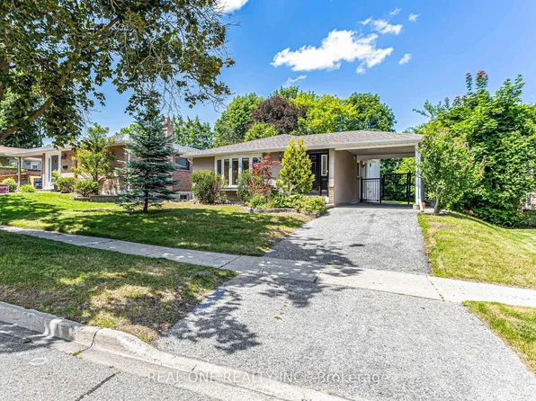 52 Devins Dr, Aurora, ON L4G 2Z1