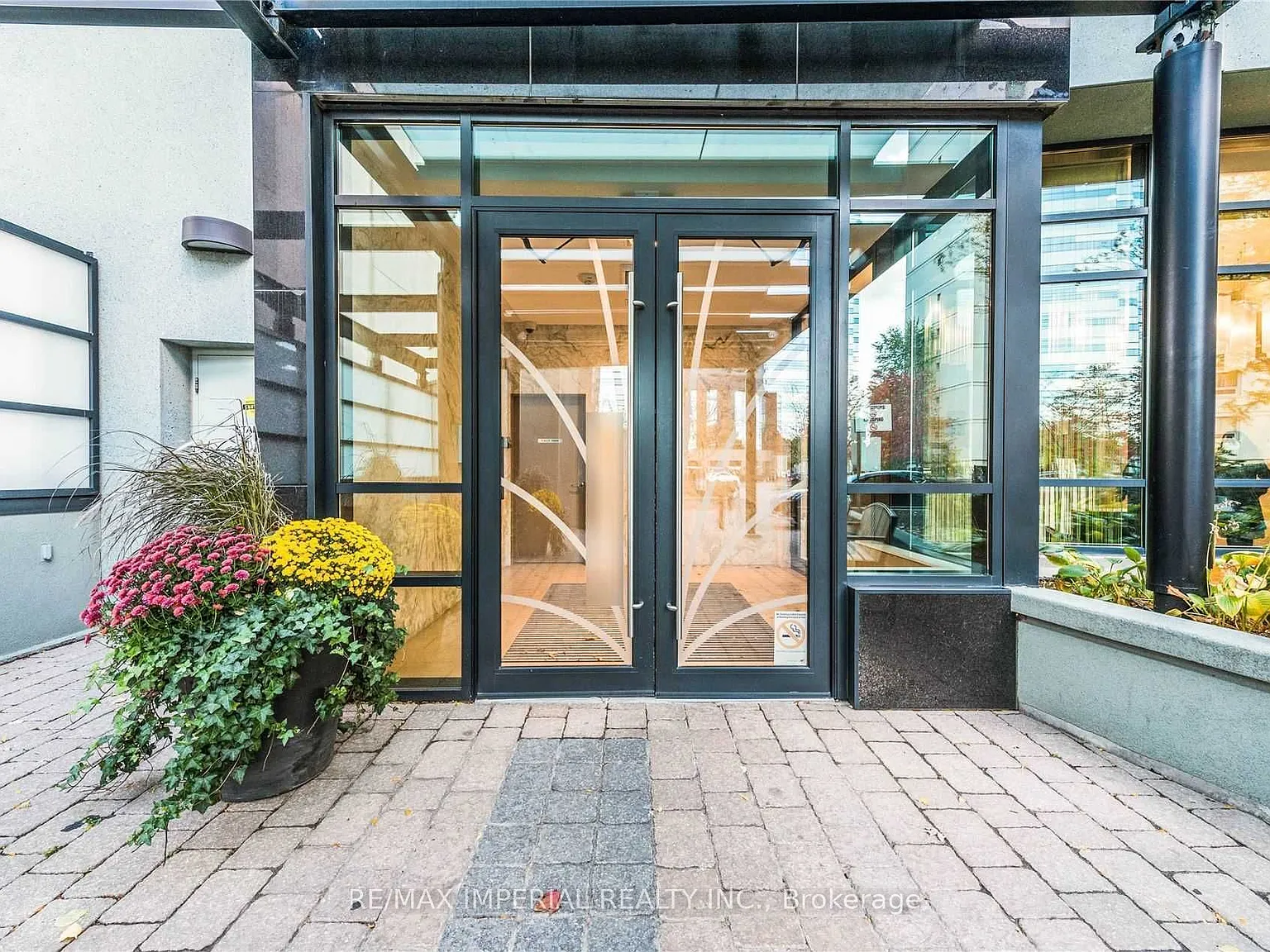 2 bed, $2,700 — Photo 2