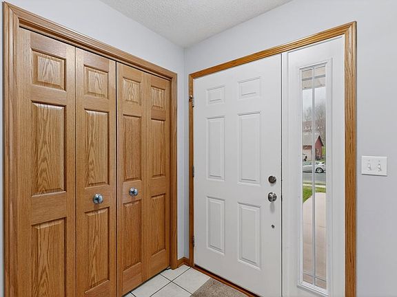 2nd image of 2469 Boulder Ridge Dr NW