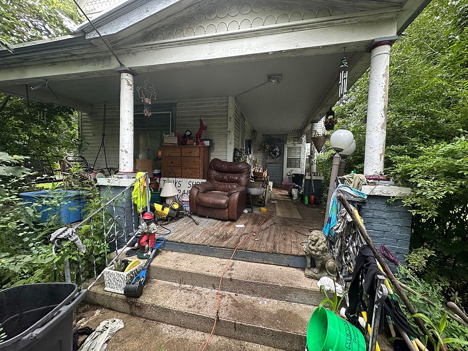 2nd image of 314 E Iroquois St