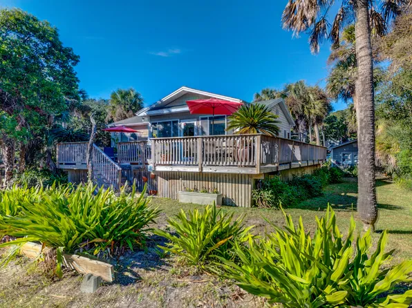 614 E Arctic Ave, Folly Beach, SC 29439