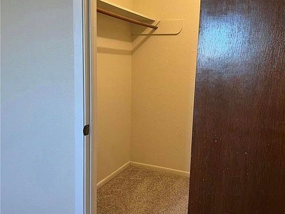 5th image of 3725 Thornberry Ct