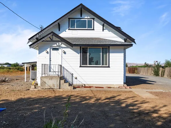 1423 Progressive Rd, Wapato, WA 98951