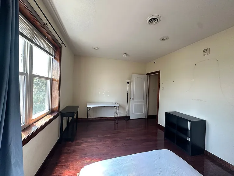 1824 W Diamond St — Photo 9
