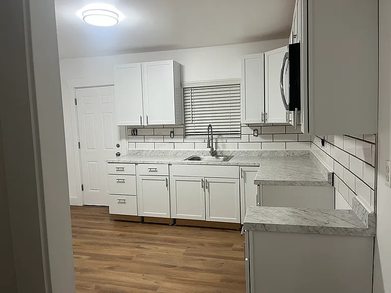511-513 N Colorado Ave — Photo 5
