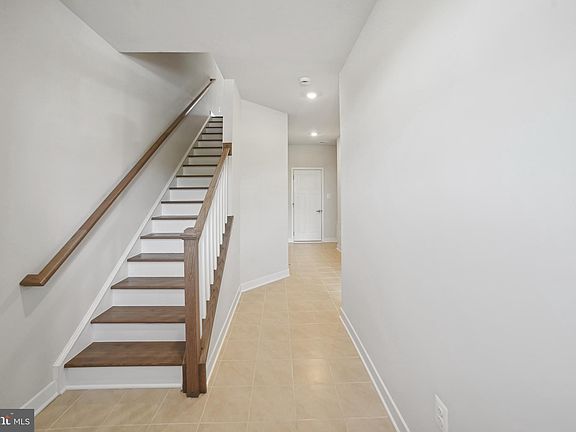 2nd image of 10083 Lake Linganore Blvd