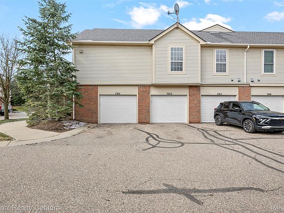 3rd image of 7201 Farmingdale Ln