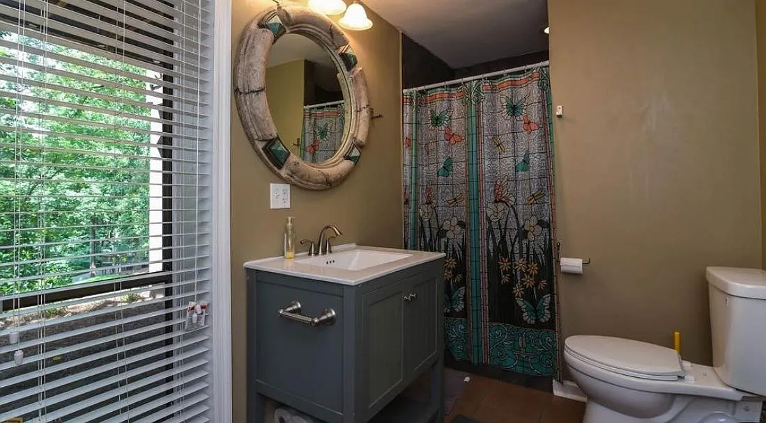 1 bed, 1000 sqft, $1,350 — Photo 4