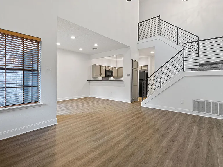10819 Crown Colony Dr #22 — Photo 4