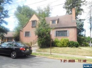 10 Irving Pl, Bergenfield, NJ 07621