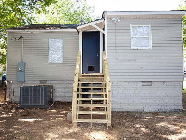 1411 S Jackson St — Photo 10