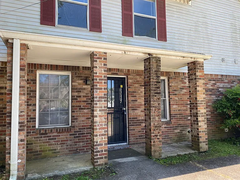 308 Prince Ave — Photo 4