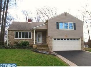 3247 Manor Rd, Huntingdon Valley, PA 19006