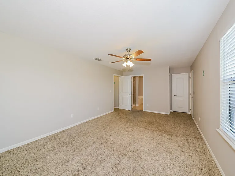 2305 50th Street Cir E — Photo 10