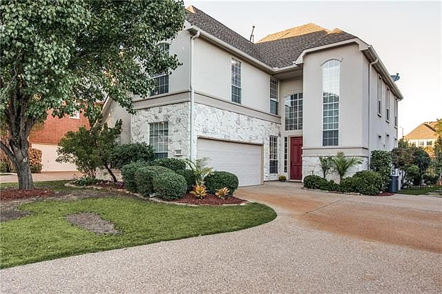 1st image of 2922 Waterford Dr
