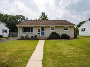 1743 Honeysuckle Ln, Stroudsburg, PA 18360