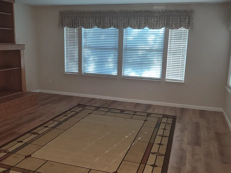1061 Mountain View Dr — Photo 4
