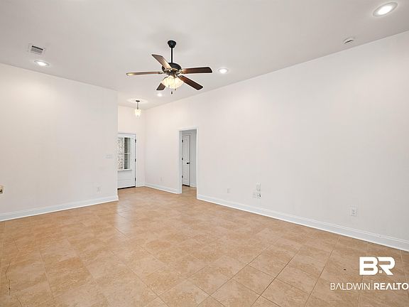 4th image of 6044 Waterford Dr
