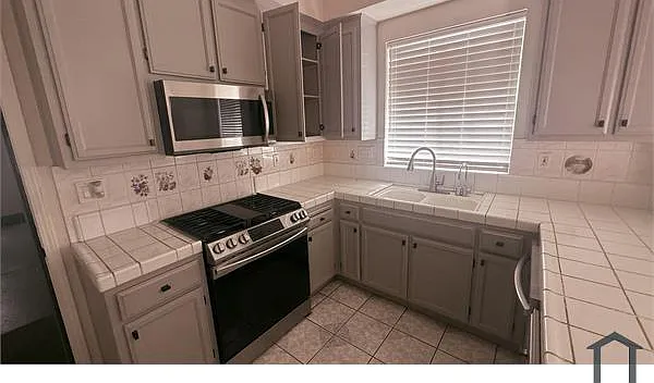 3079 Florence Ave — Photo 7
