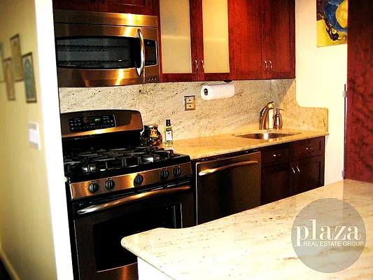 Rented by Plaza Real Estate Group | media 28