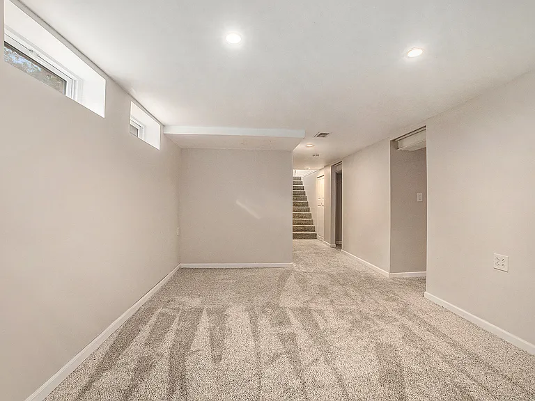 1437 Lewison Ave NE — Photo 13