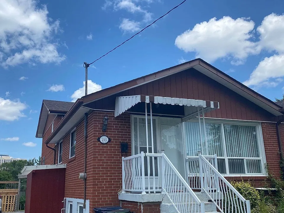 215 Vauxhall Dr