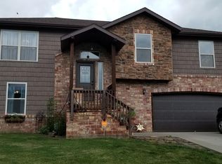 995 S Ballard Dr, Nixa, MO 65714