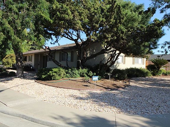 4th image of 1912 Vista Dr