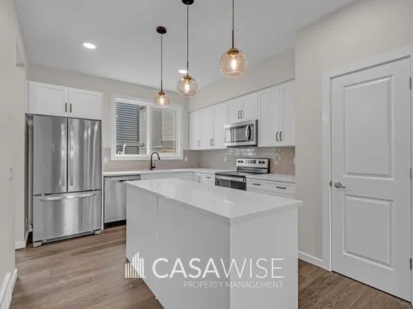 21039 25th Ave NW, Edmonton, AB