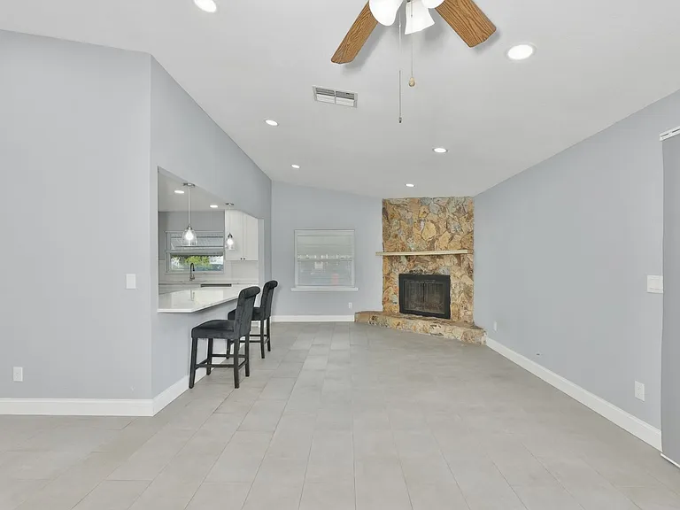 8433 Somerset Dr — Photo 11