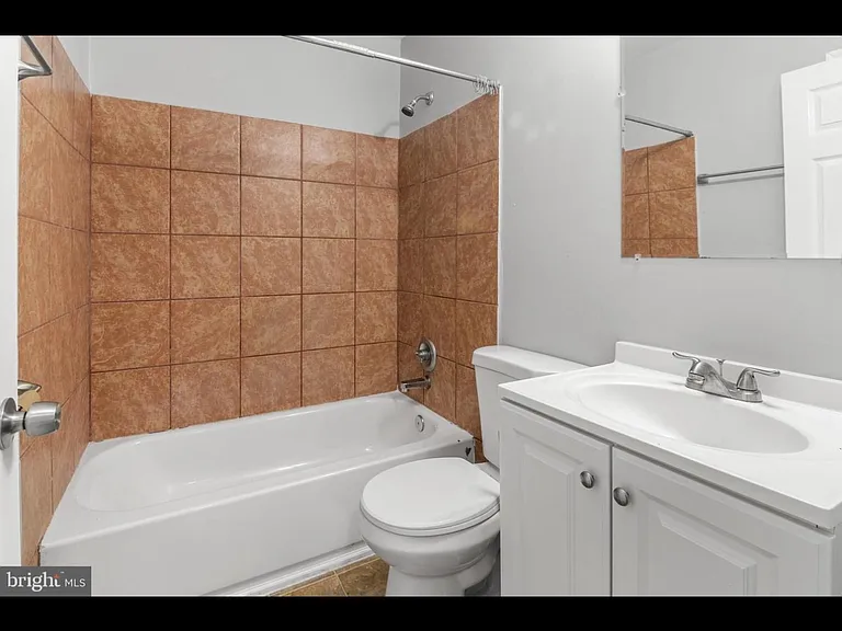 655 Cadbury Dr — Photo 7