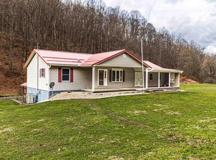 3610 Crossroads Rd, Fairview, WV 26570