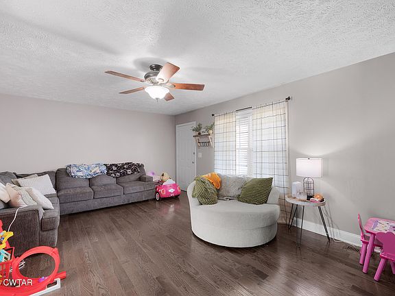 5th image of 341 Melodie Cir