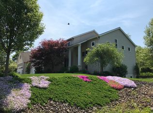 2654 Twin Creeks Dr, Akron, OH 44321