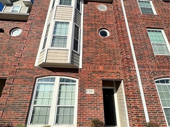 2nd image of 305 Holleman Dr #1302