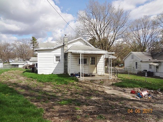 2nd image of 707 S College St