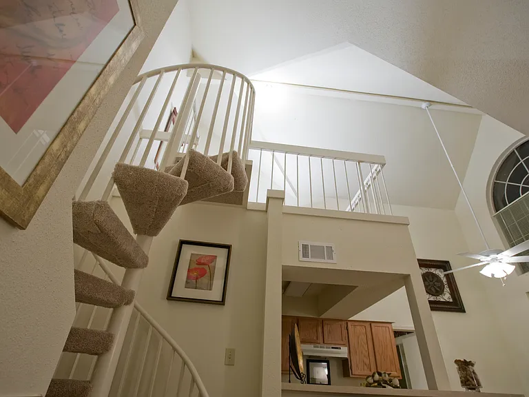 Riverview Villa Apartments — Photo 8