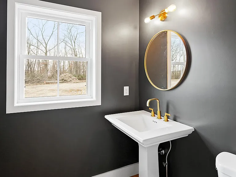 129 Graystone St — Photo 11
