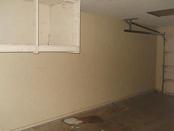 5th image of 11 Shady Brook Cir