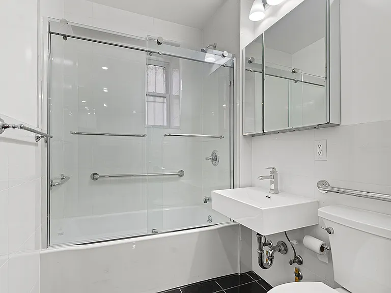 42 Bank St #11 — Photo 6