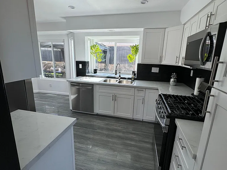 2242 Gregory Ave — Photo 20