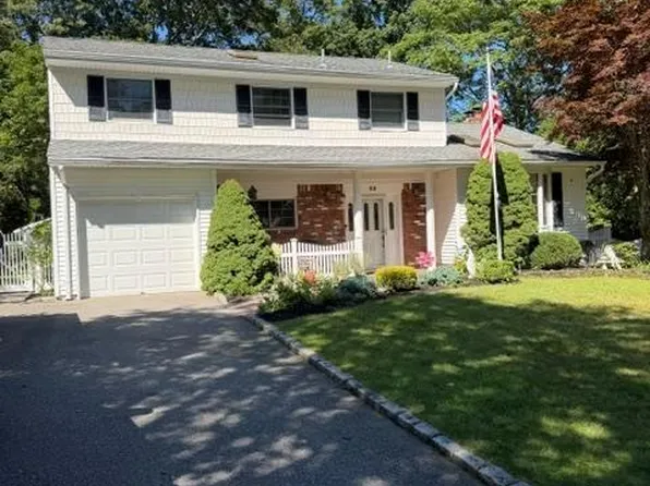 22 Sheryl Crescent Crescent, Smithtown, NY 11787