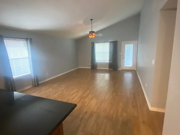 8251 Magnolia Village Dr N — Photo 19